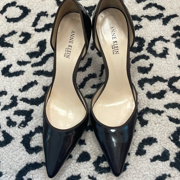 Anne Klein, 6.5, chocolate brown patent leather D’Orsay pointed toe pump, heel, - Picture 8 of 8